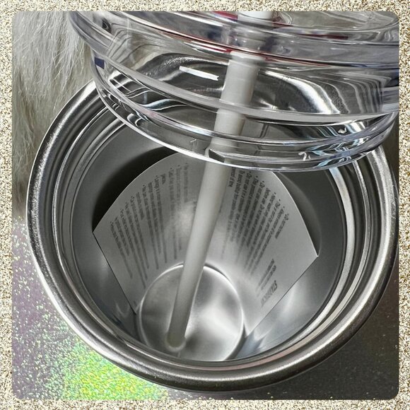 🎄🎀 NWT 2025 Starbucks Christmas/Holiday White SS 20oz Tumbler w/ Red Bow - Picture 5 of 6